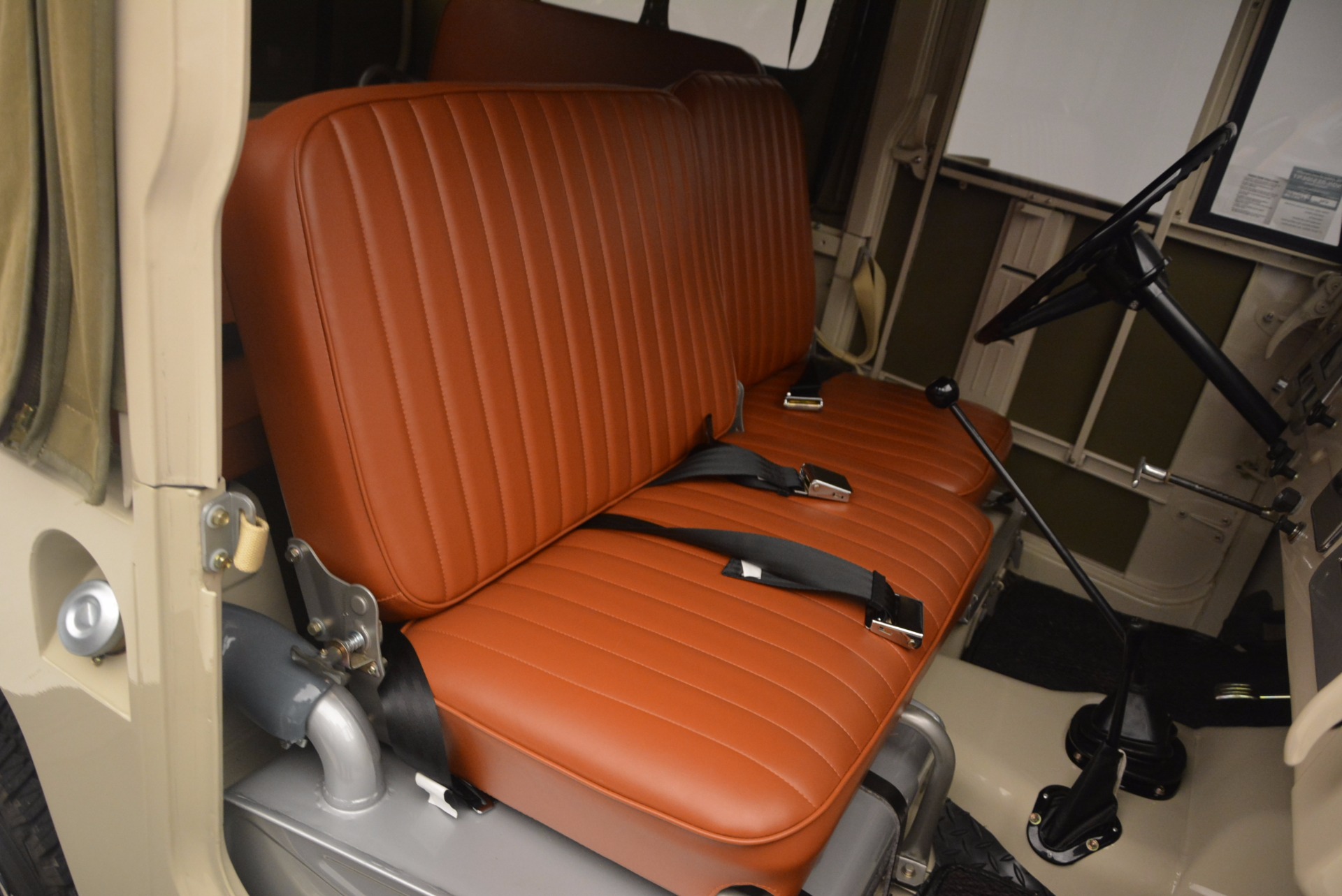 Fj40 clearance seat belts