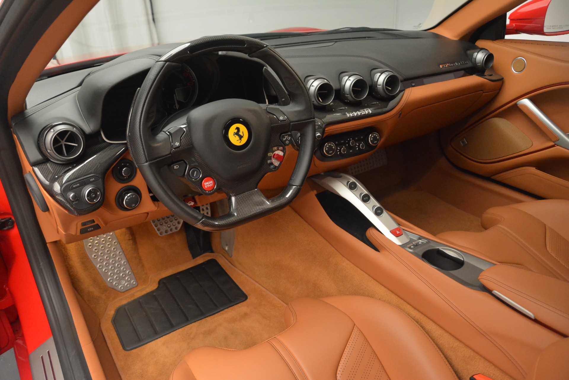 2014 Ferrari F12 Berlinetta - Rosso Corsa - Walkaround & Interior