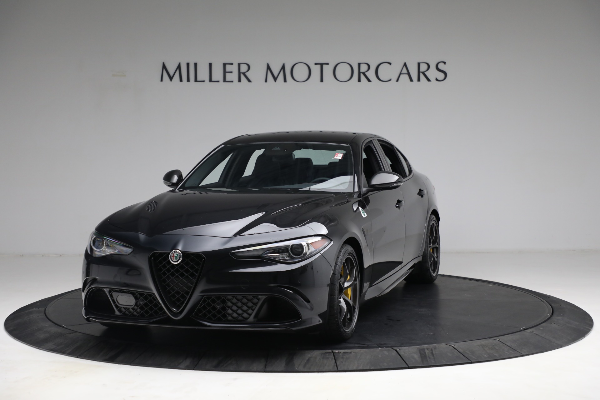 ALFA ROMEO GIULIA QUADROFOGLIO BLACK**АЛЬФА РОМЕО