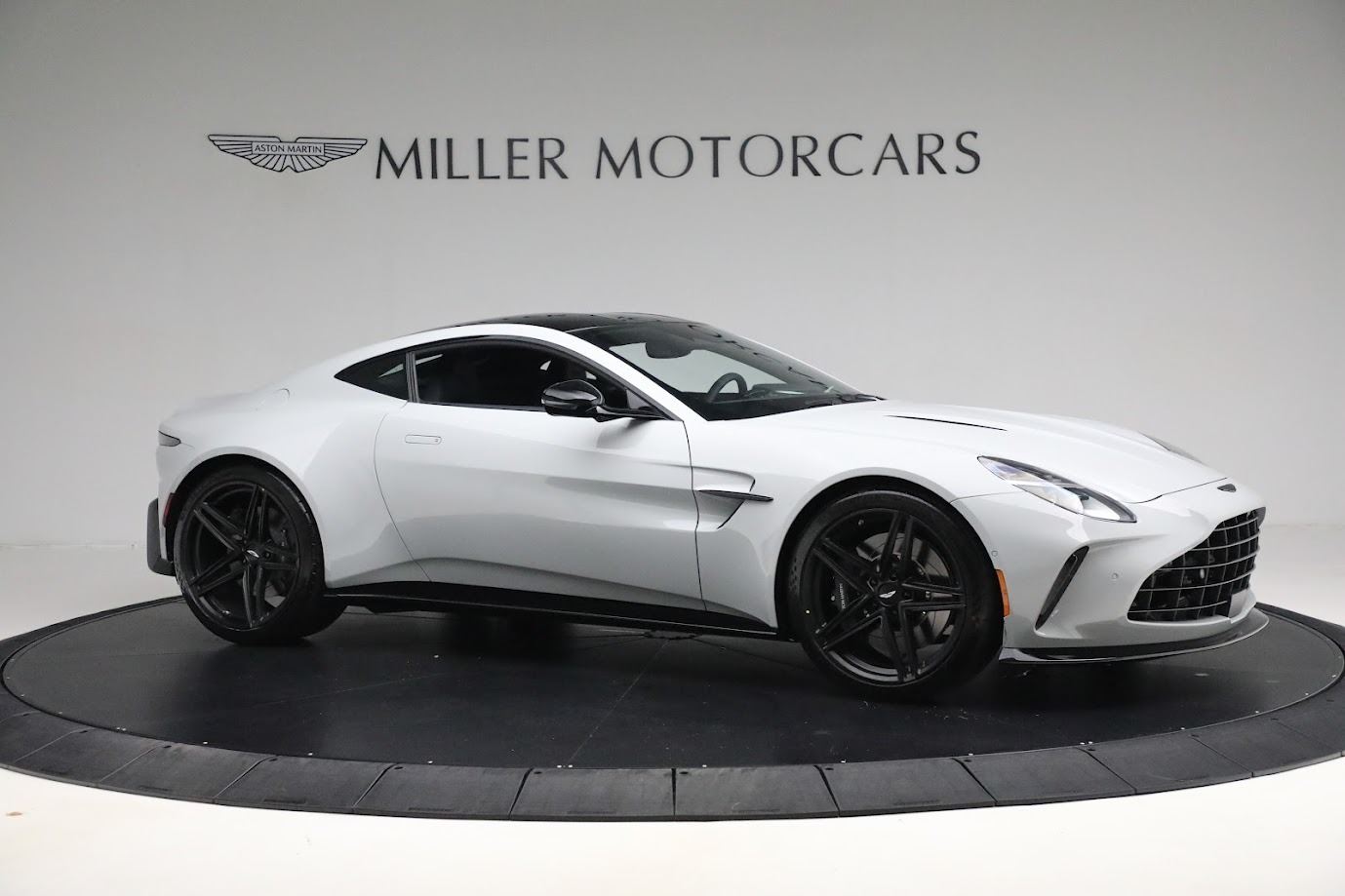 New 2025 Aston Martin Vantage For Sale (242,100) Aston Martin of